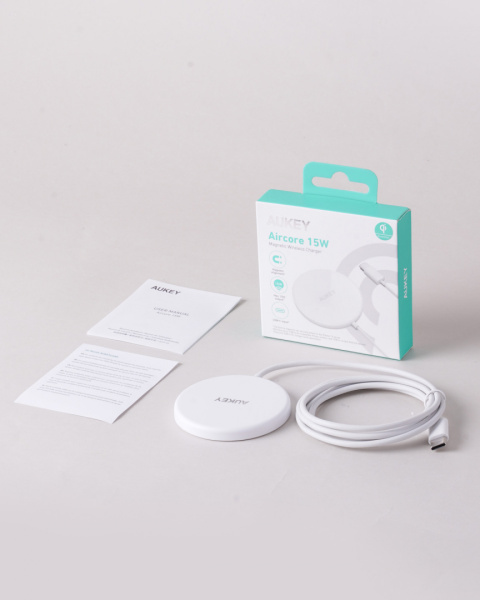 Bezprzewodowa ładowarka Aukey Magnetic LC-A1-W Qi 15W Bezprzewodowa ładowarka Aukey Magnetic LC-A1-W Qi 15W